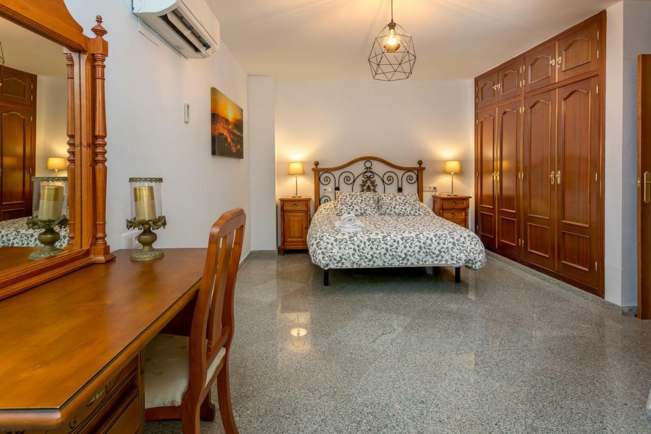 Sf Carihuela Luxury Suite 托雷莫利诺斯 外观 照片