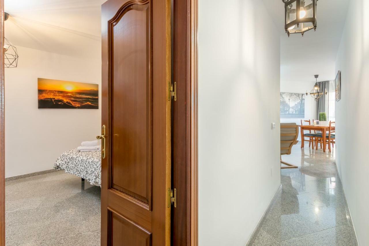 Sf Carihuela Luxury Suite 托雷莫利诺斯 外观 照片