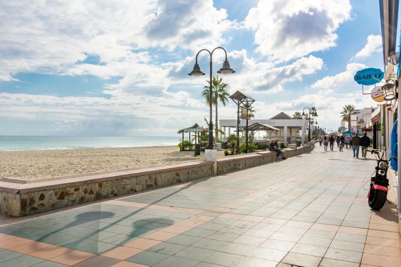 Sf Carihuela Luxury Suite 托雷莫利诺斯 外观 照片