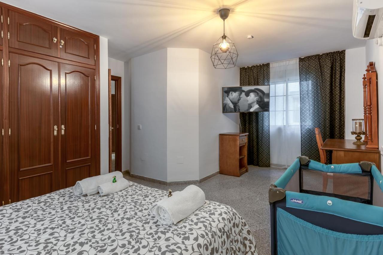 Sf Carihuela Luxury Suite 托雷莫利诺斯 外观 照片