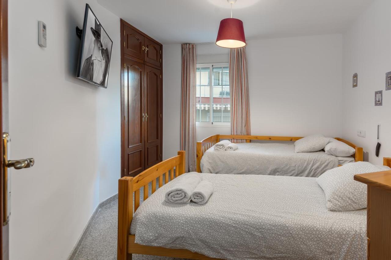 Sf Carihuela Luxury Suite 托雷莫利诺斯 外观 照片