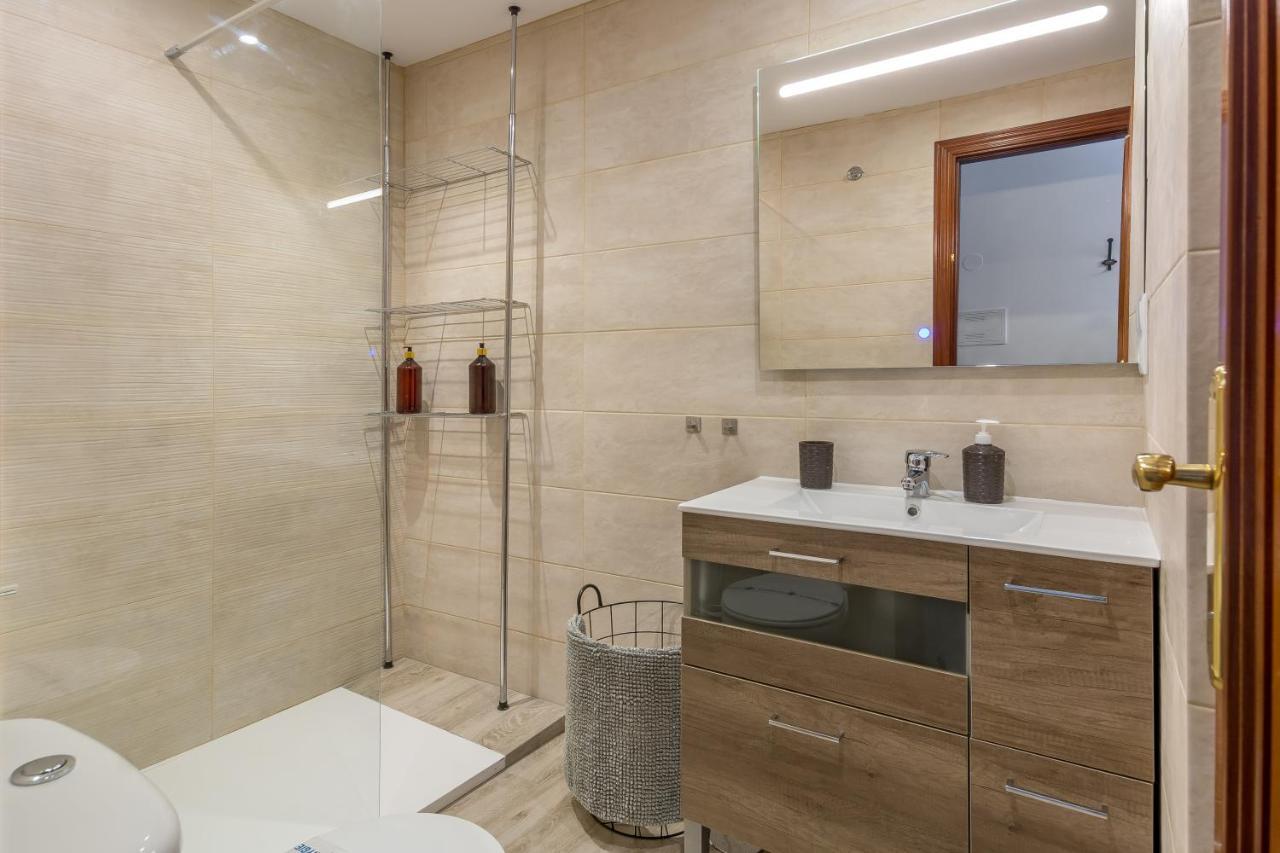 Sf Carihuela Luxury Suite 托雷莫利诺斯 外观 照片